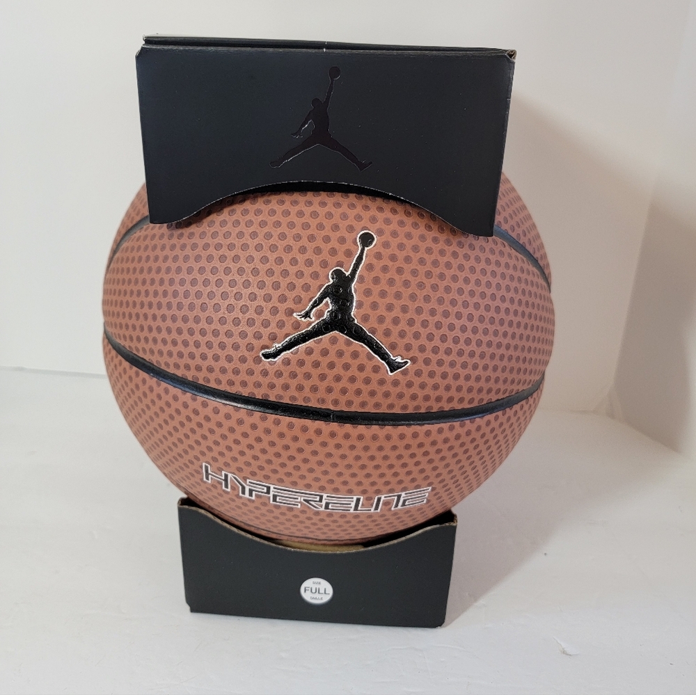 Nike Jordan Hyper Elite 8P Basketball SIZE 7 - 29.5" Regulation Size JKI00-858